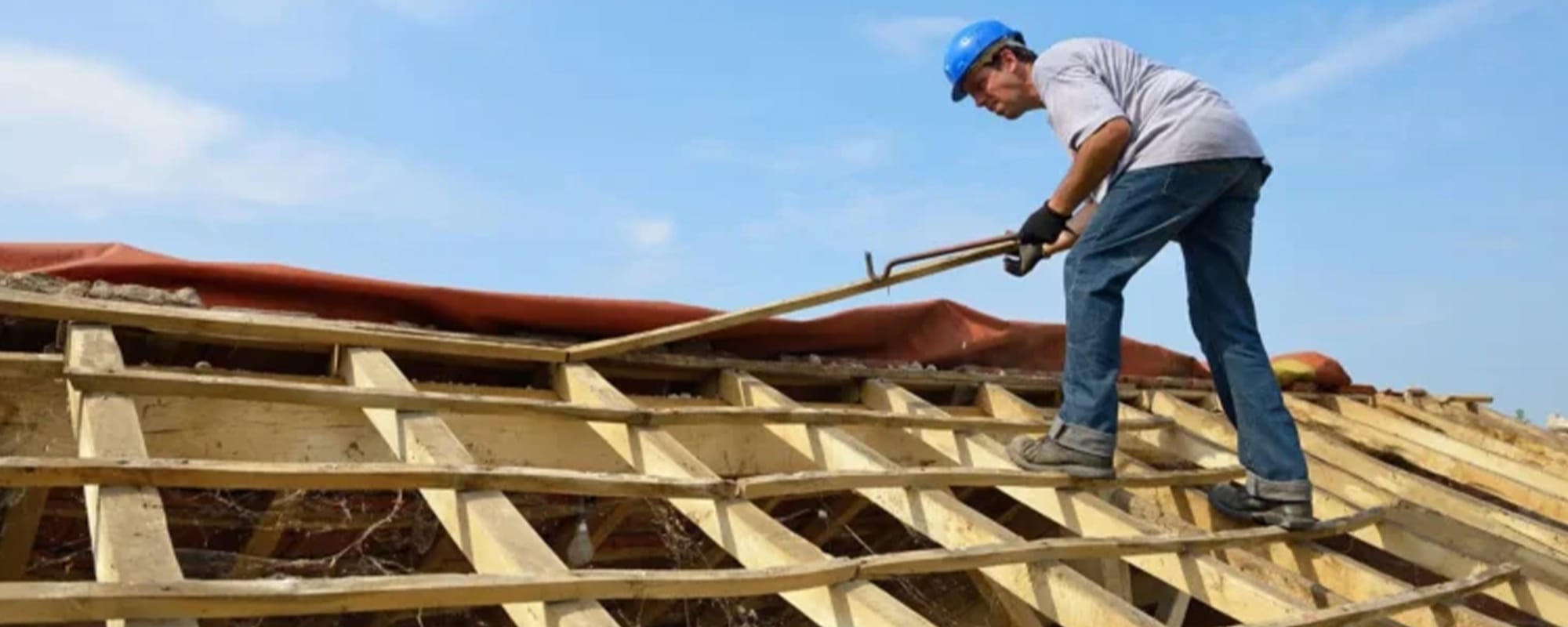 Reasons You Should Hire a Professional Roofer